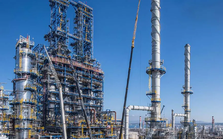 Steel structures at a refinery coated with Kanat protective systems