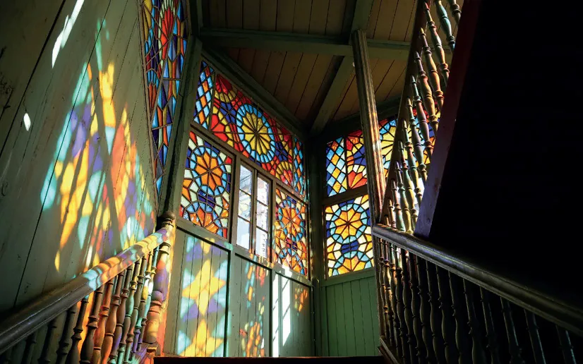 Coloured glass panels finished with Ritver glass paint